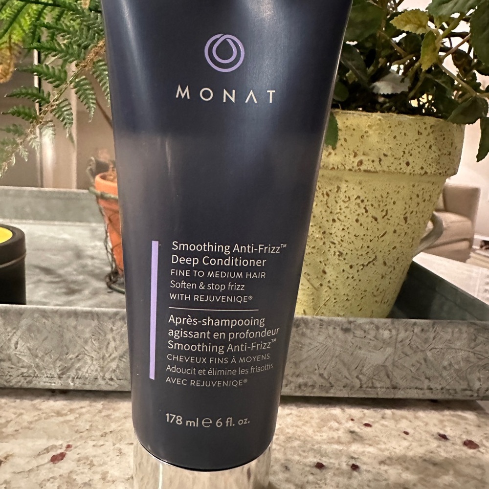 Monat Smoothing Anti-Frizz Deep Conditioner